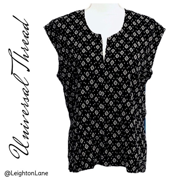 Universal Thread Tops - Universal Thread B&W Sleeveless Top Size M